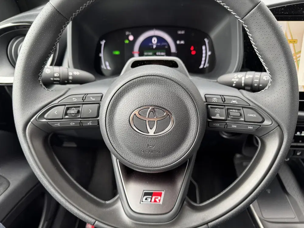 Toyota Aygo X Hybrid 115 GR Sport Black Edition Rode rem uit 2026, foto 14