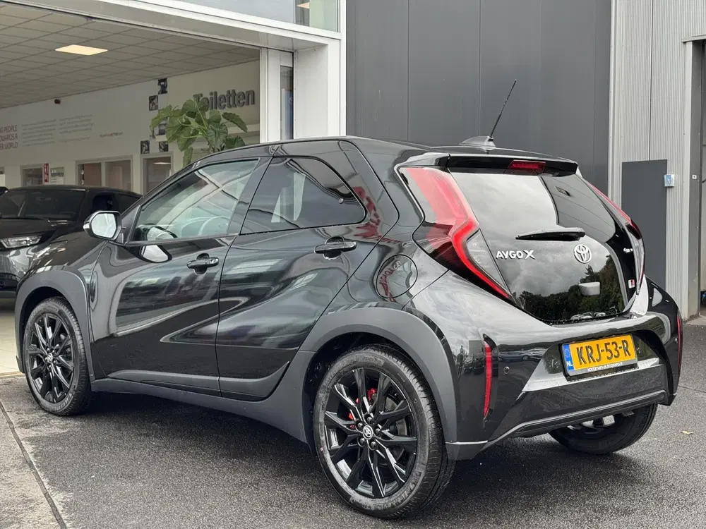 Toyota Aygo X Hybrid 115 GR Sport Black Edition Rode rem uit 2026, foto 6