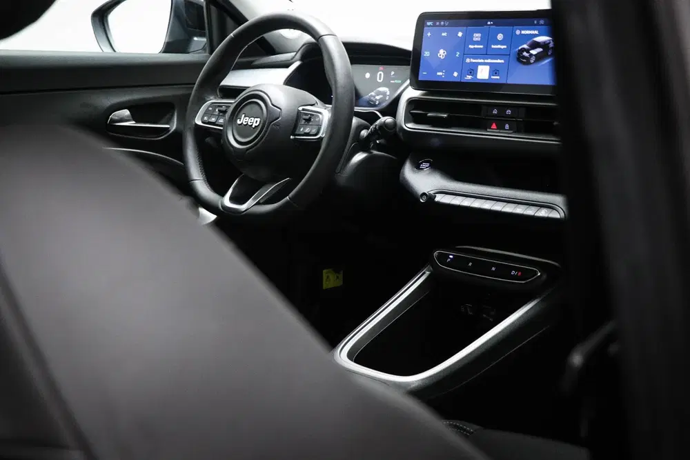 Jeep Avenger Altitude 54 kWh uit 2025, foto 13