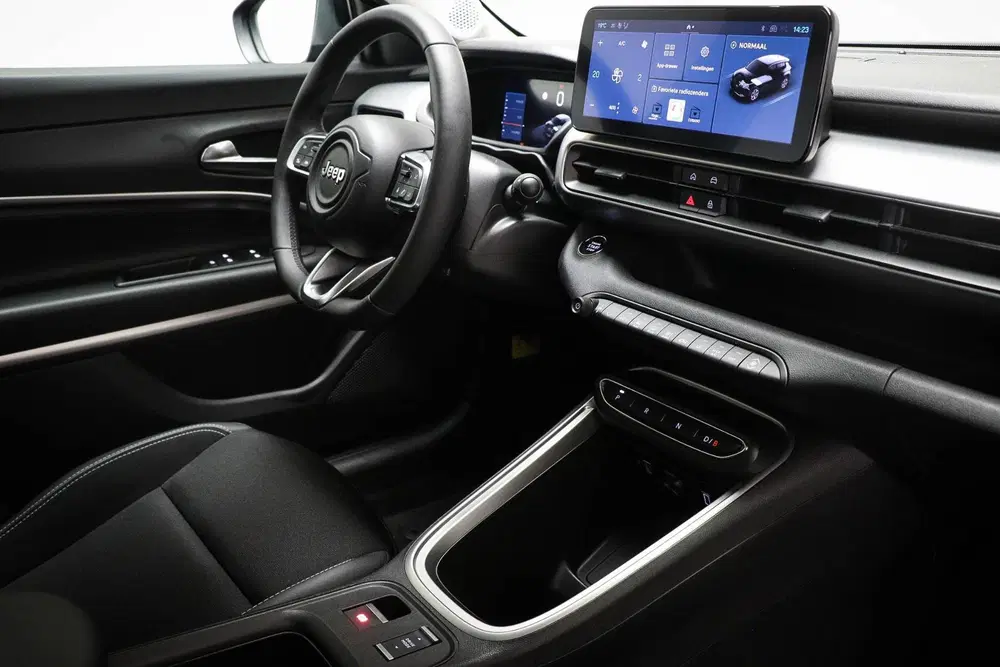 Jeep Avenger Altitude 54 kWh uit 2025, foto 3