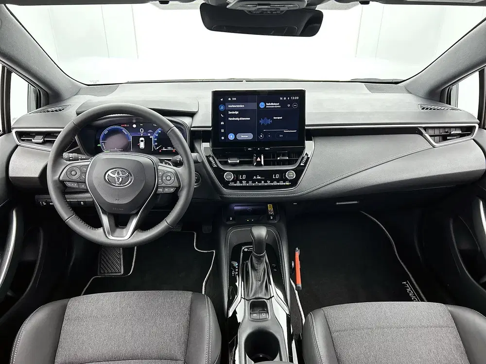Toyota Corolla Hybrid 200 Dynamic uit 2025, foto 4