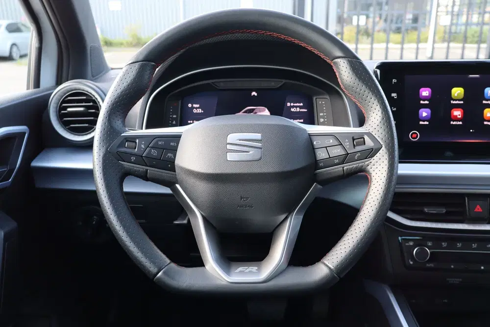 SEAT Arona 1.0 EcoTSI FR Apple carplay uit 2024, foto 13