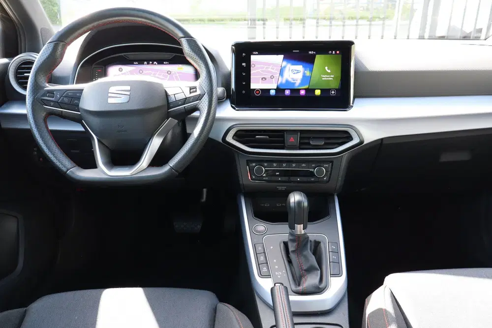 SEAT Arona 1.0 EcoTSI FR carplay uit 2024, foto 11