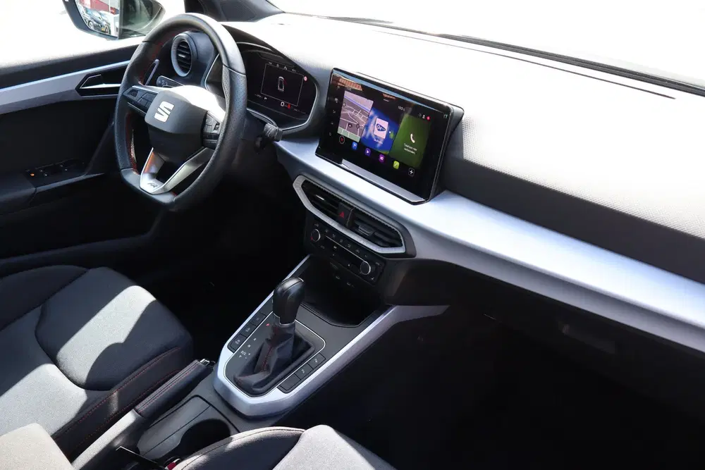 SEAT Arona 1.0 EcoTSI FR carplay uit 2024, foto 2