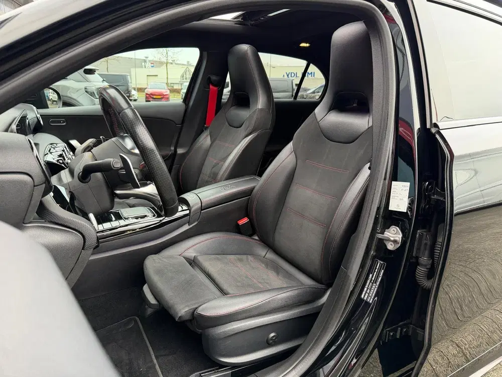 Mercedes-Benz A-Klasse AMG 35 4MATIC uit 2019, foto 12