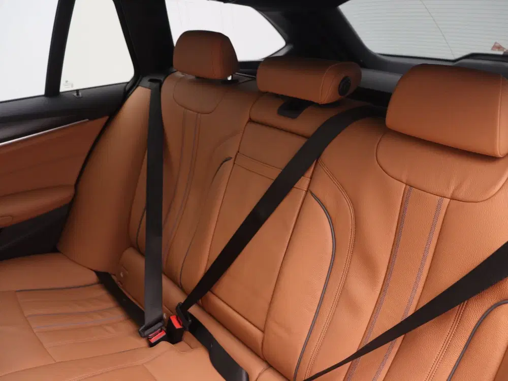 BMW 5-serie 530e Touring Business Edition Plus uit 2023, foto 15