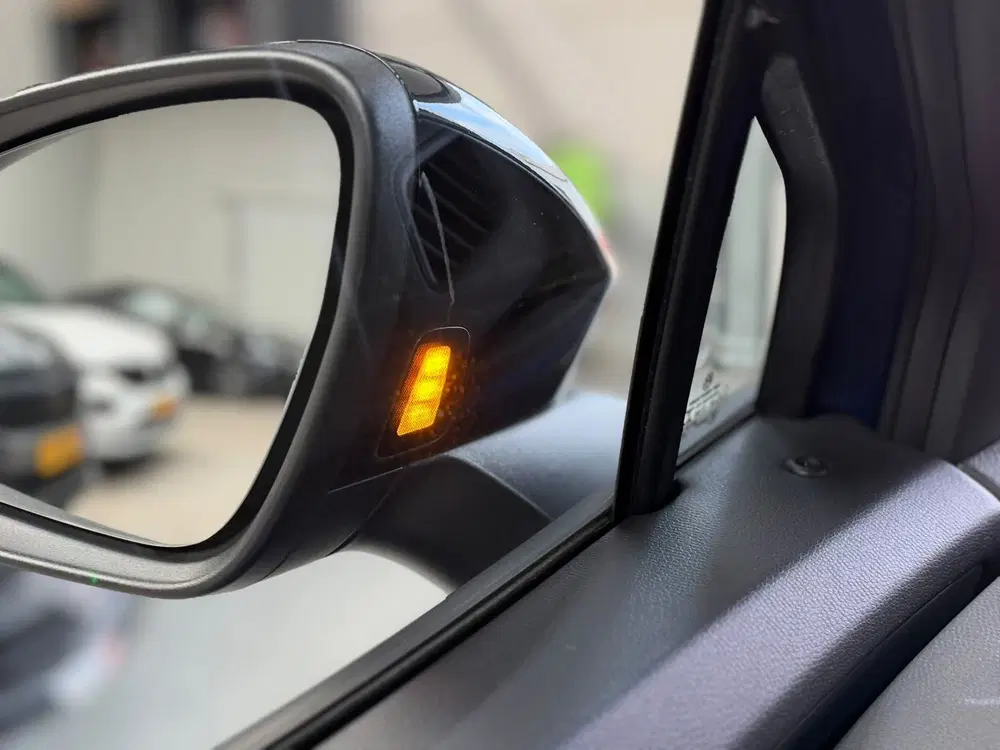 Volkswagen ID.4 Max 77kWh SOH 98% WARMTEPOMP l PANO l HUD uit 2020, foto 11