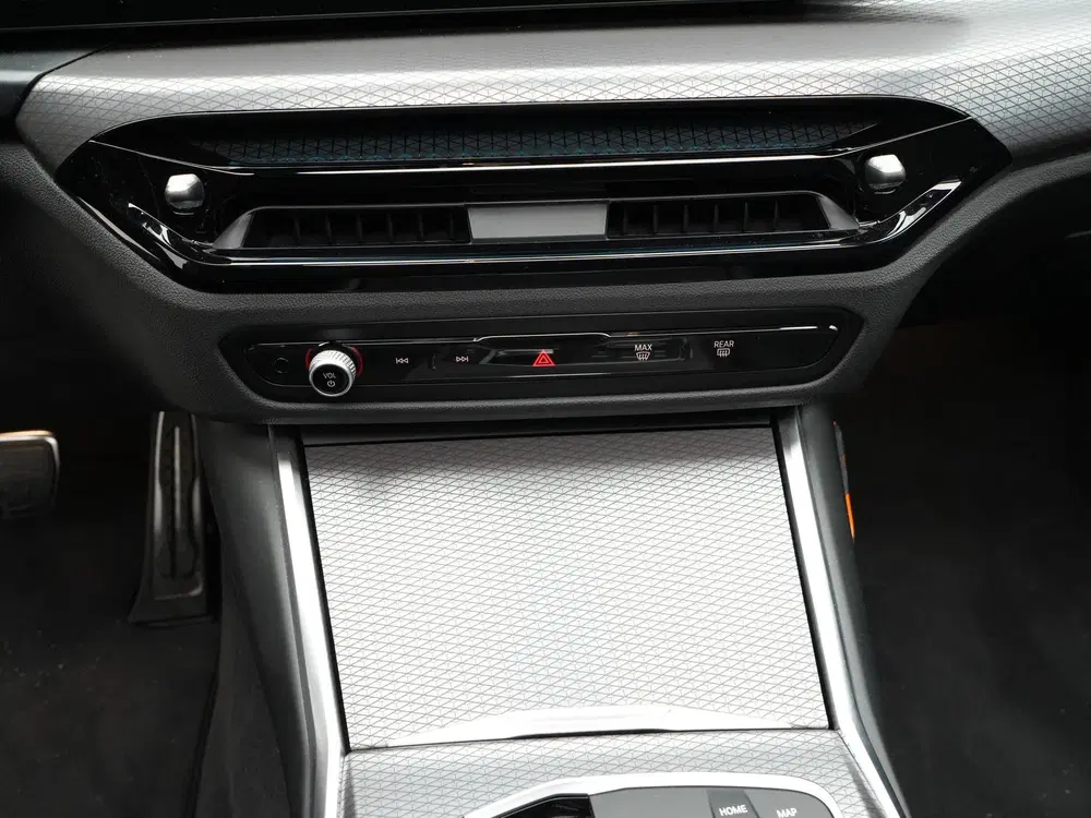 BMW 3-serie 330e Touring Accu conditie 100% (bj 2026) uit 2026, foto 13
