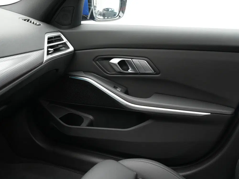 BMW 3-serie 330e Touring Accu conditie 100% (bj 2026) uit 2026, foto 14