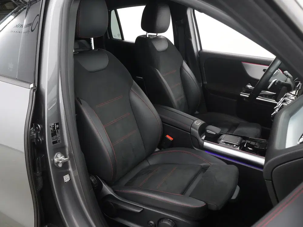 Mercedes-Benz GLA 200 Business Solution AMG uit 2020, foto 10