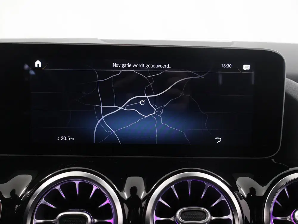 Mercedes-Benz GLA 200 Business Solution AMG uit 2020, foto 13