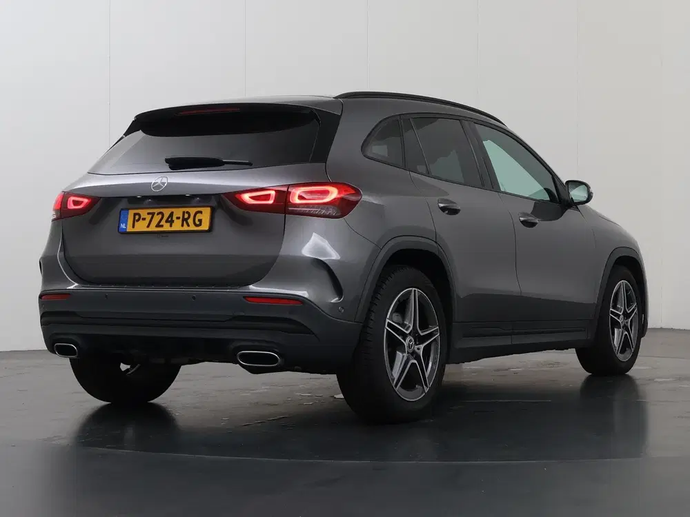 Mercedes-Benz GLA 200 Business Solution AMG uit 2020, foto 2