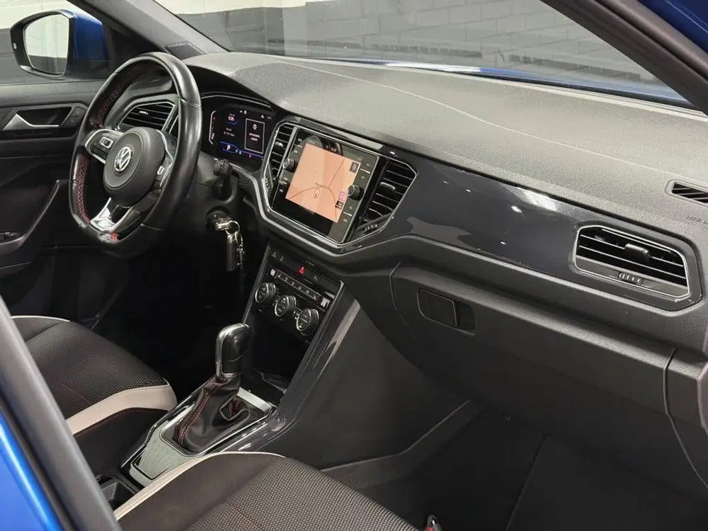 Volkswagen T-Roc 1.5 TSI Sport R-line Panoramadak uit 2019, foto 3