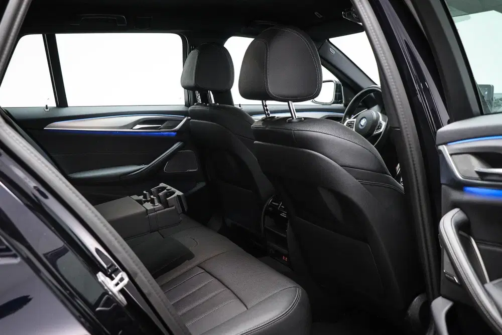 BMW 5-serie 530e xDrive M-Sport uit 2023, foto 12