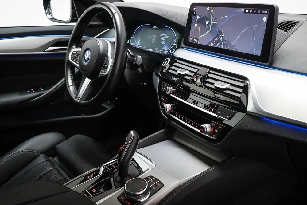 BMW 5-serie 530e xDrive M-Sport uit 2023, foto 3