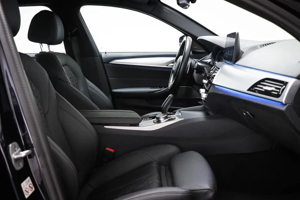 BMW 5-serie 530e xDrive M-Sport uit 2023, foto 4