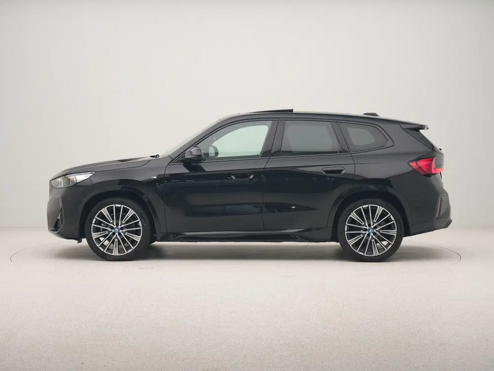 BMW iX1 xDrive30 Launch Edition 67 kWh Accu condit uit 2022, foto 11