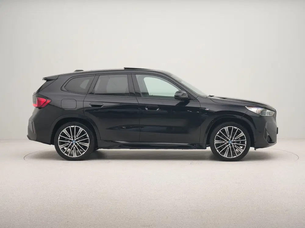 BMW iX1 xDrive30 Launch Edition 67 kWh Accu condit uit 2022, foto 7
