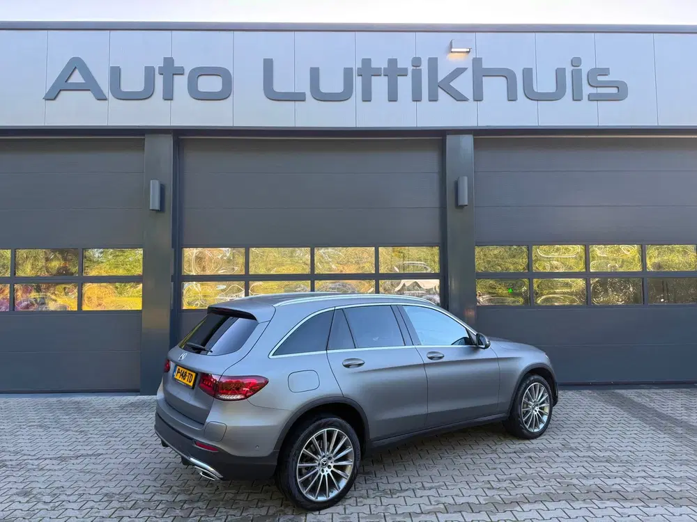 Mercedes-Benz GLC 300de 4MATIC AMG Trekhaak Plug in H uit 2020, foto 2
