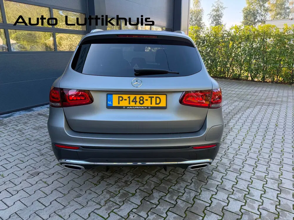 Mercedes-Benz GLC 300de 4MATIC AMG Trekhaak Plug in H uit 2020, foto 4