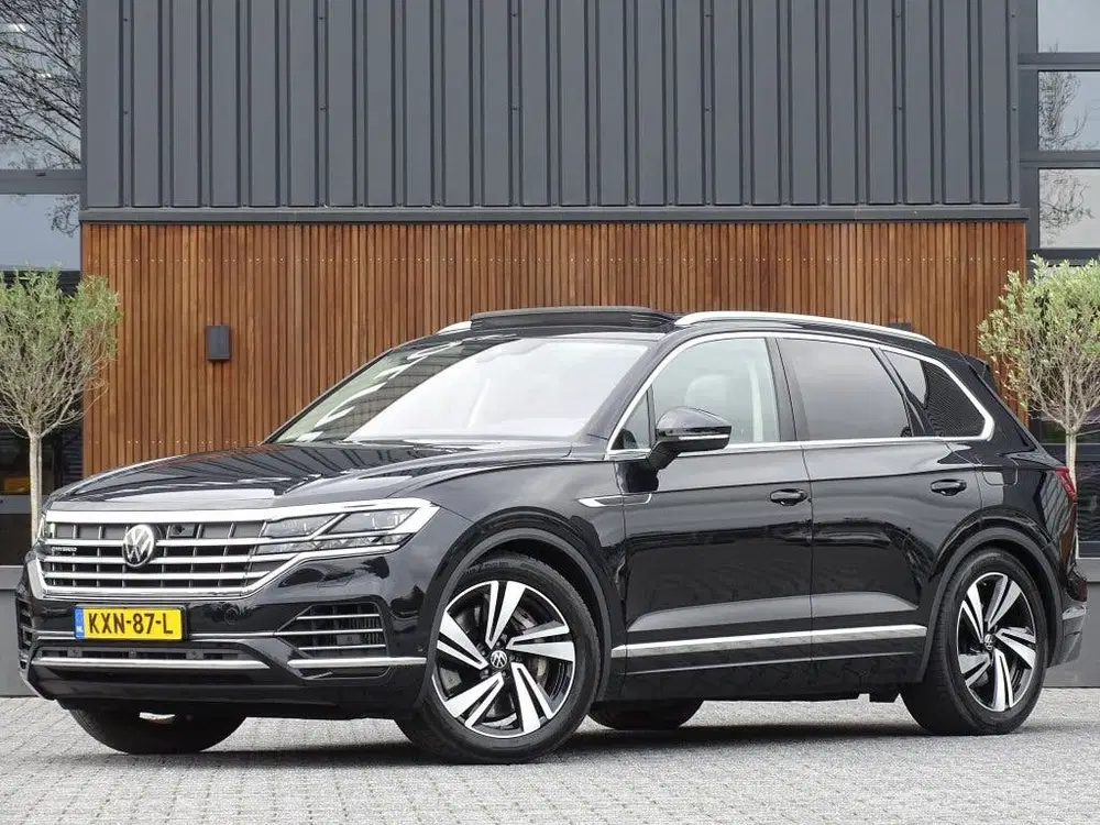 Volkswagen Touareg 3.0 TSI e-Hybrid 381PK uit 2020