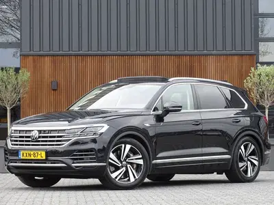 Volkswagen Touareg 3.0 TSI e-Hybrid 381PK uit 2020