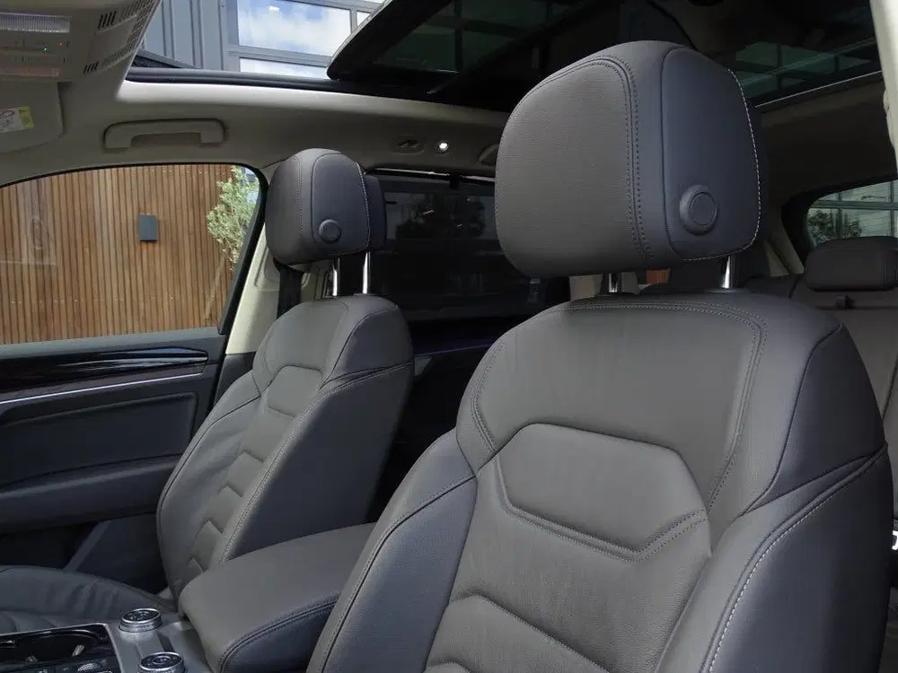 Volkswagen Touareg 3.0 TSI e-Hybrid 381PK uit 2020, foto 14