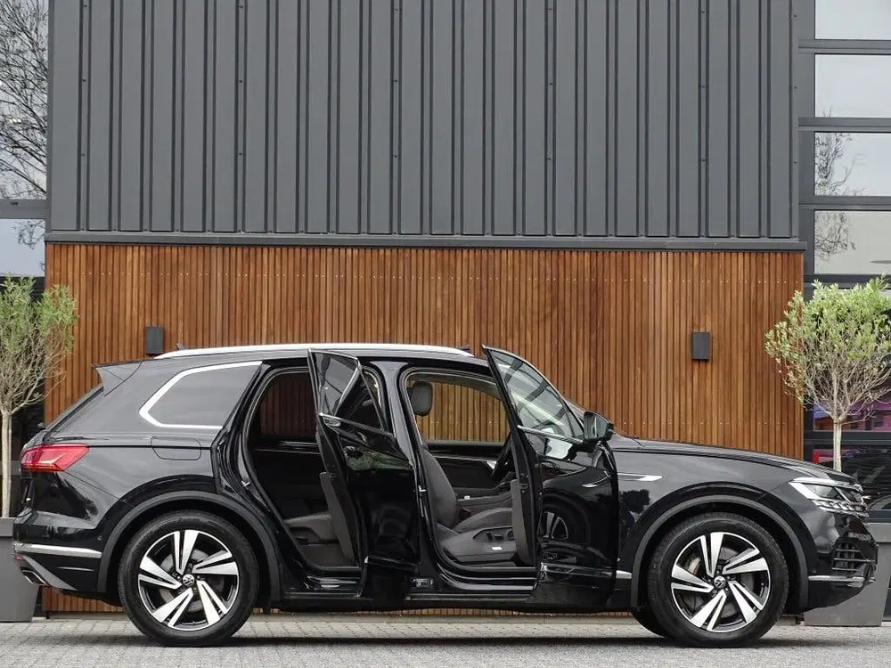 Volkswagen Touareg 3.0 TSI e-Hybrid 381PK uit 2020, foto 4