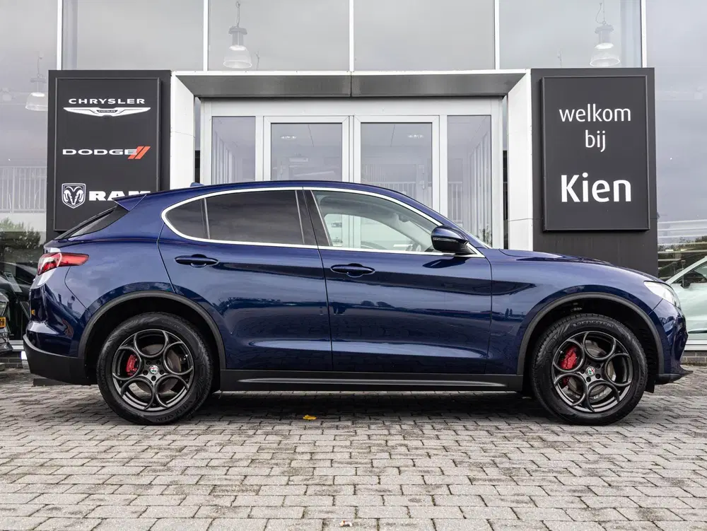 Alfa Romeo Stelvio 2.0 T AWD B-Tech Q4 uit 2020, foto 3