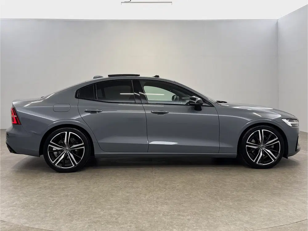 Volvo S60 2.0 B4 R-Design Black Optic uit 2022, foto 10