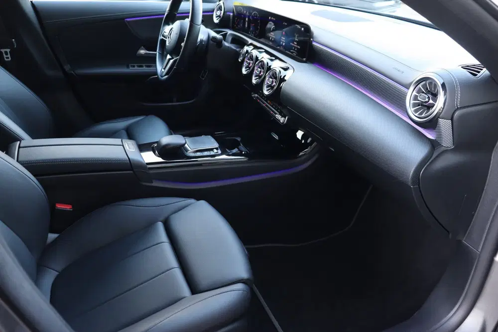 Mercedes-Benz CLA 200 Business Solutio uit 2021, foto 10