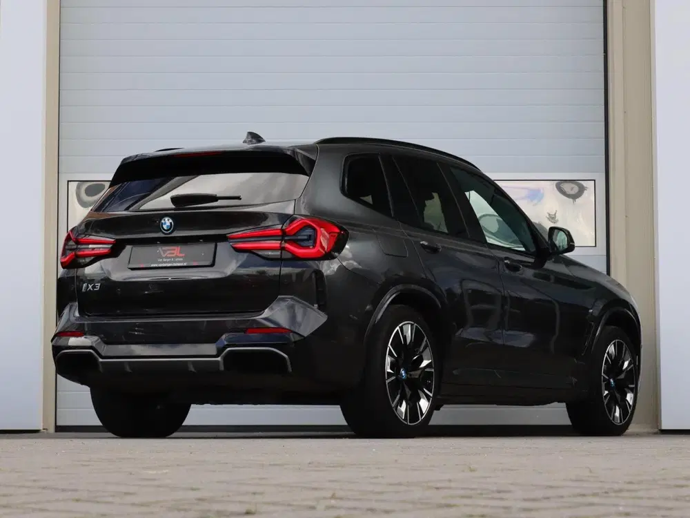 BMW iX3 High Executive 80 kWh M-sport uit 2024, foto 3