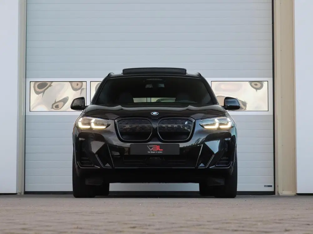 BMW iX3 High Executive 80 kWh M-sport uit 2024, foto 8
