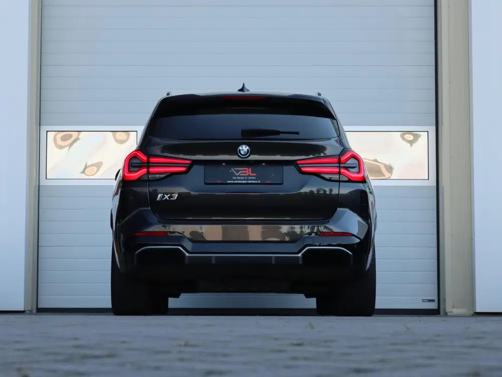 BMW iX3 High Executive 80 kWh M-sport uit 2024, foto 9