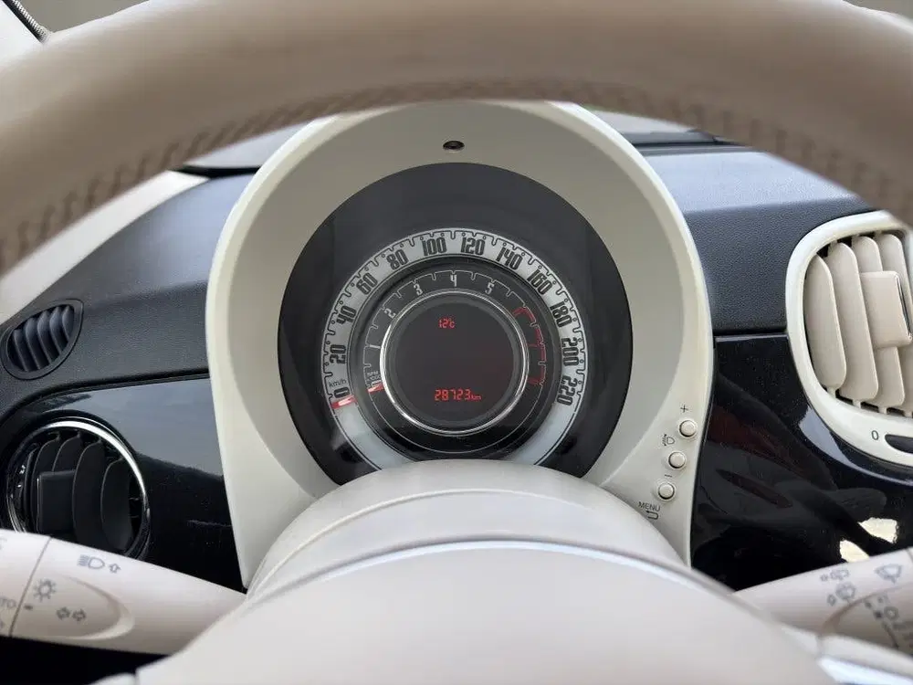 Fiat 500 1.0 Hybrid Club 2023 ZWART uit 2023, foto 15