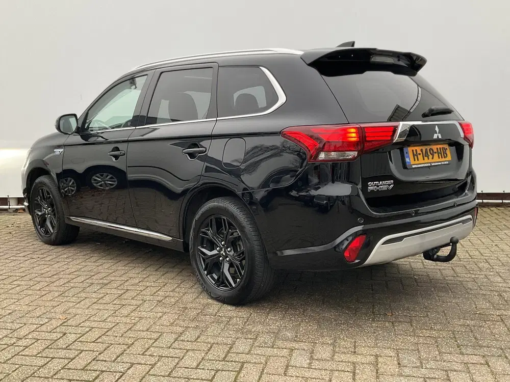 Mitsubishi Outlander 2.4 PHEV Intense+ Vol opties Dak H.Lee uit 2020, foto 2