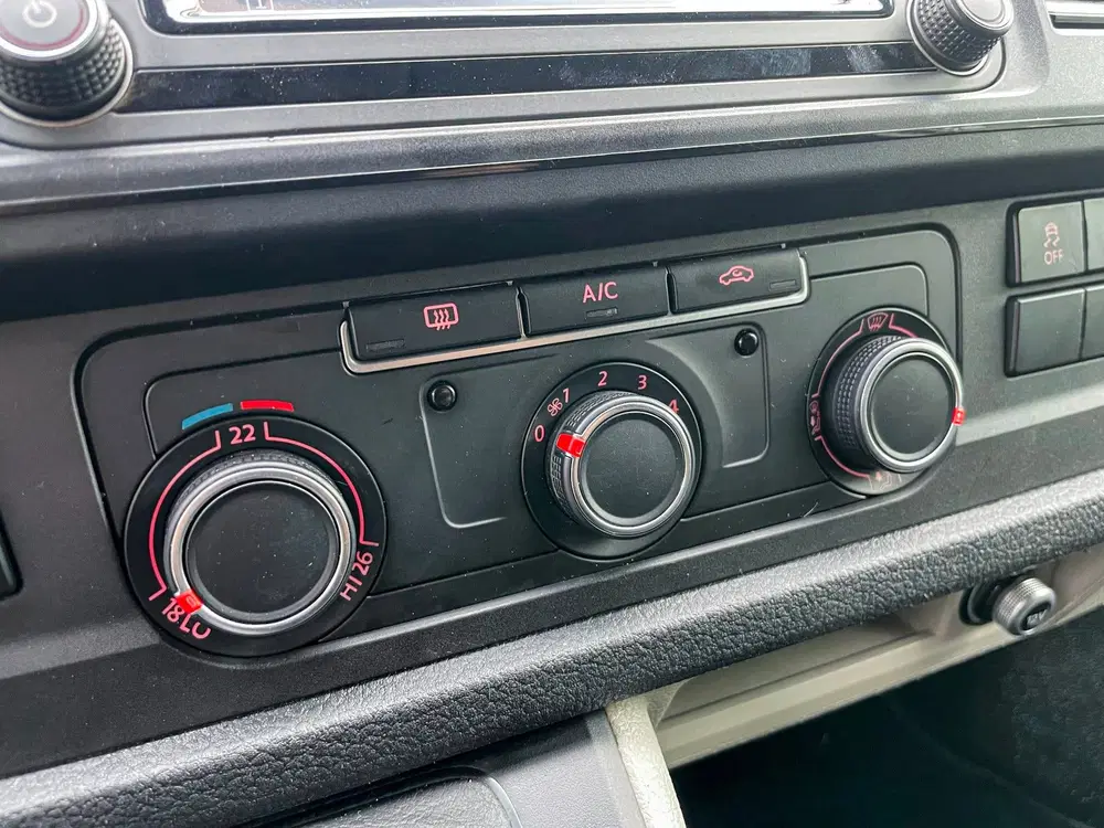 Volkswagen Transporter 2.0 TDI 150 pk L2H1 uit 2019, foto 7
