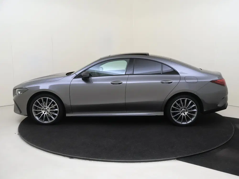Mercedes-Benz CLA 250 e AMG Line Facelift uit 2024, foto 11