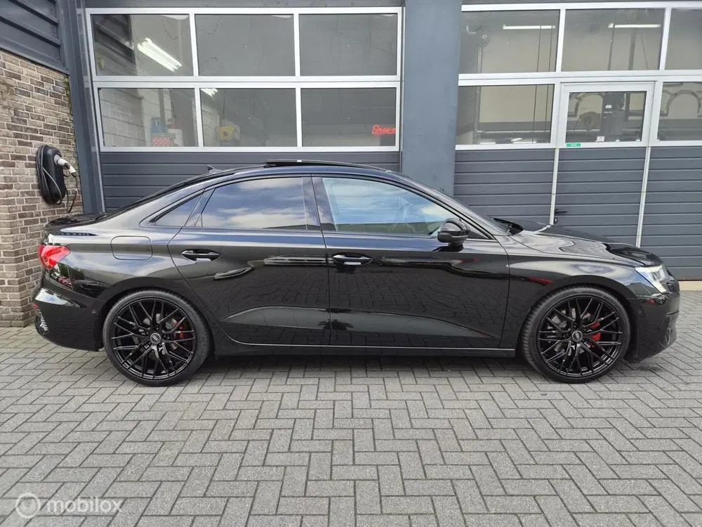 Audi A3 35 TFSI S-Edition uit 2021, foto 5