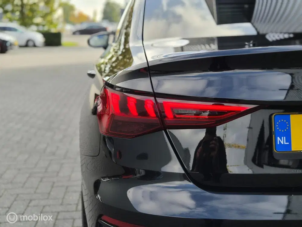 Audi A3 35 TFSI S-Edition uit 2021, foto 9