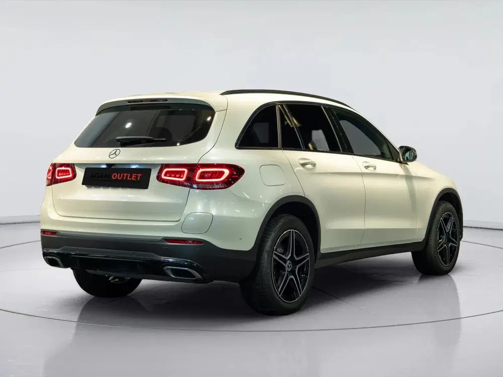 Mercedes-Benz GLC 300 4MATIC AMG Line uit 2022, foto 2