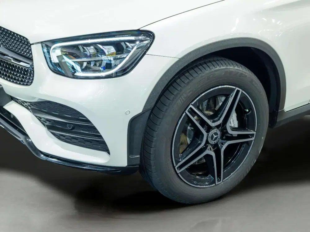 Mercedes-Benz GLC 300 4MATIC AMG Line uit 2022, foto 6