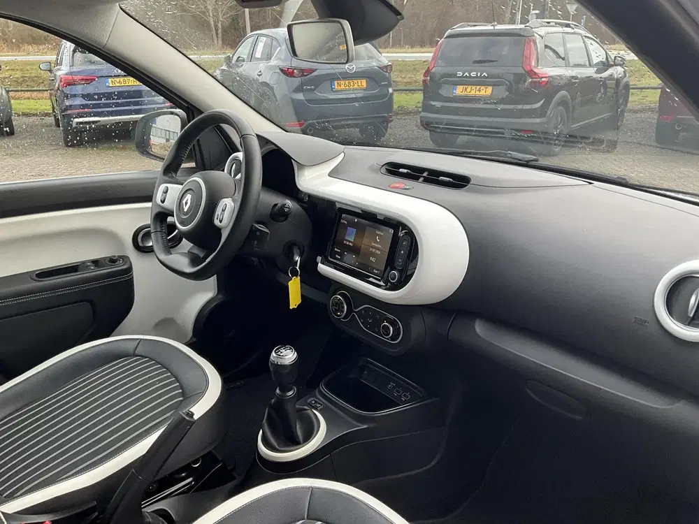 Renault Twingo 1.0 SCe Intens uit 2020, foto 13