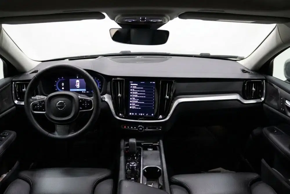 Volvo V60 B4 MHEV Ultimate Dark 197PK Pano l Harman uit 2024, foto 13