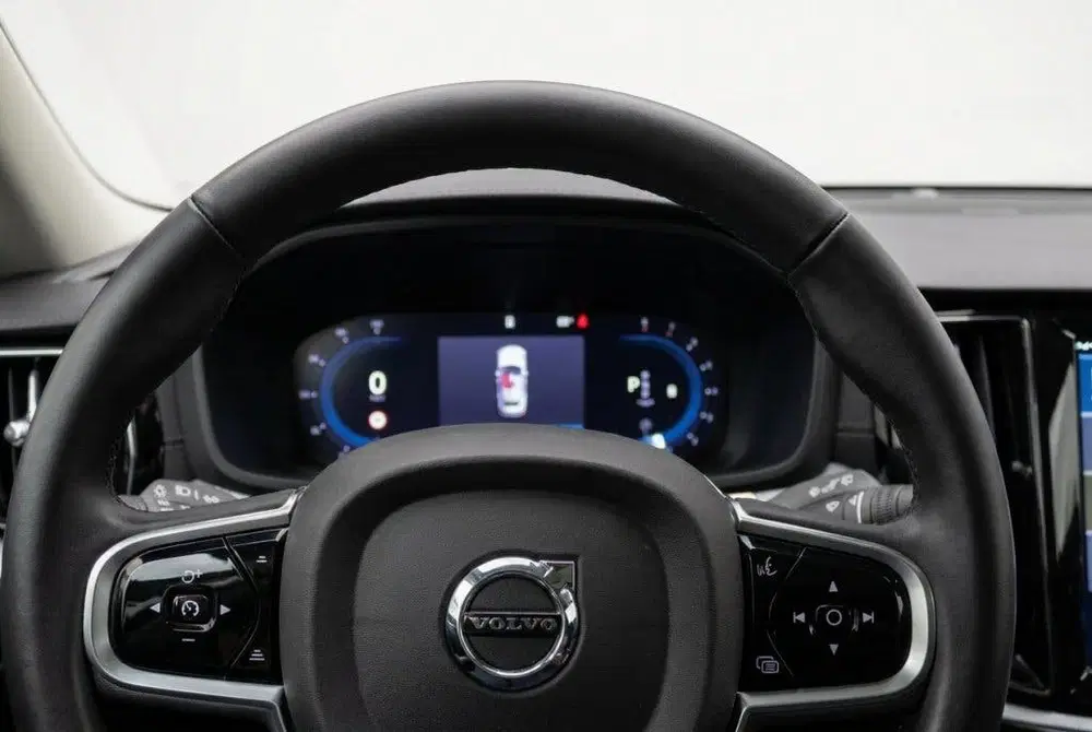 Volvo V60 B4 MHEV Ultimate Dark 197PK Pano l Harman uit 2024, foto 15