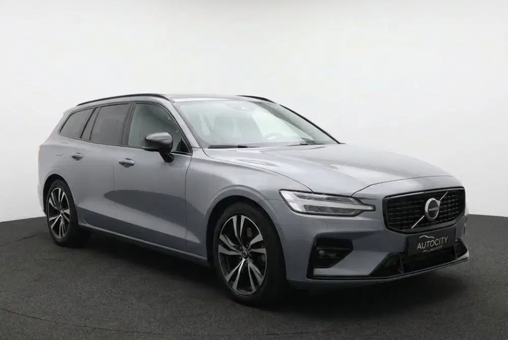 Volvo V60 B4 MHEV Ultimate Dark 197PK Pano l Harman uit 2024, foto 5