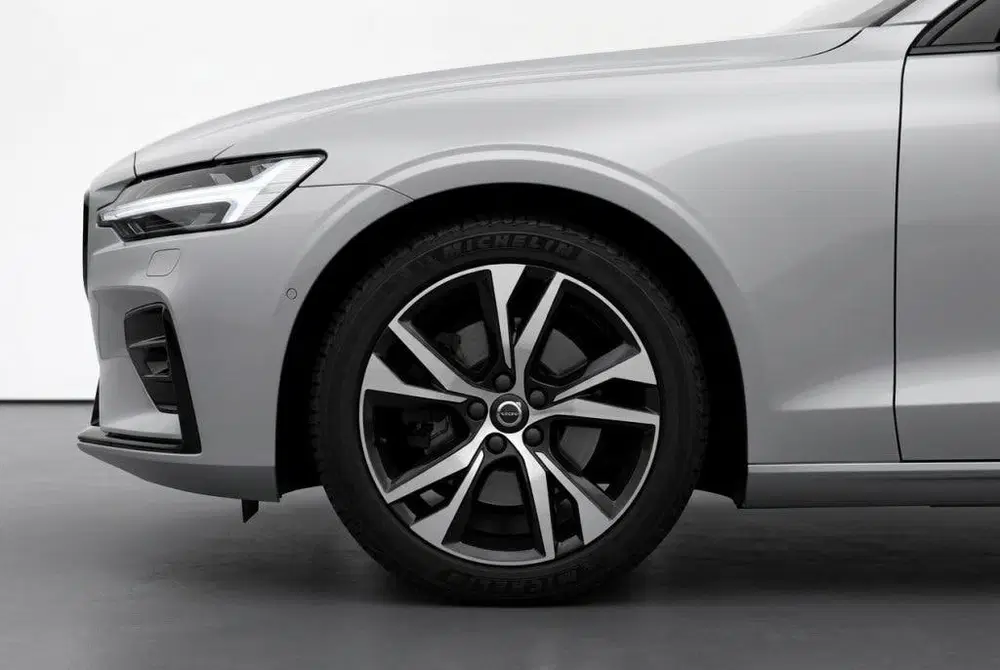 Volvo V60 B4 MHEV Ultimate Dark 197PK Pano l Harman uit 2024, foto 8