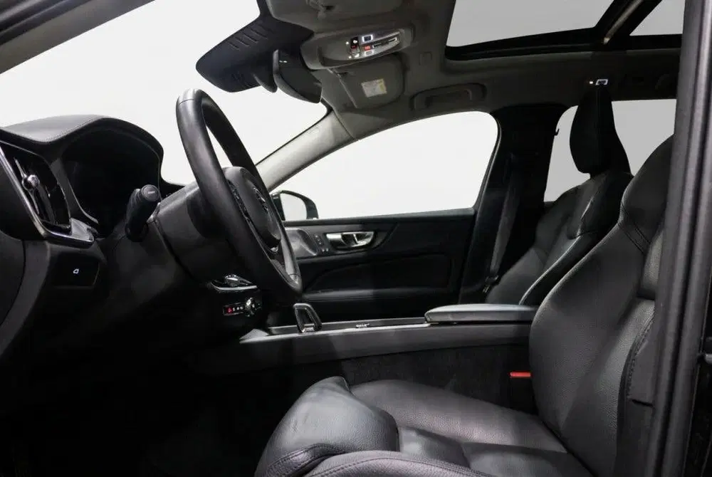 Volvo V60 B4 MHEV Ultimate Dark 197PK Pano l Harman uit 2024, foto 9