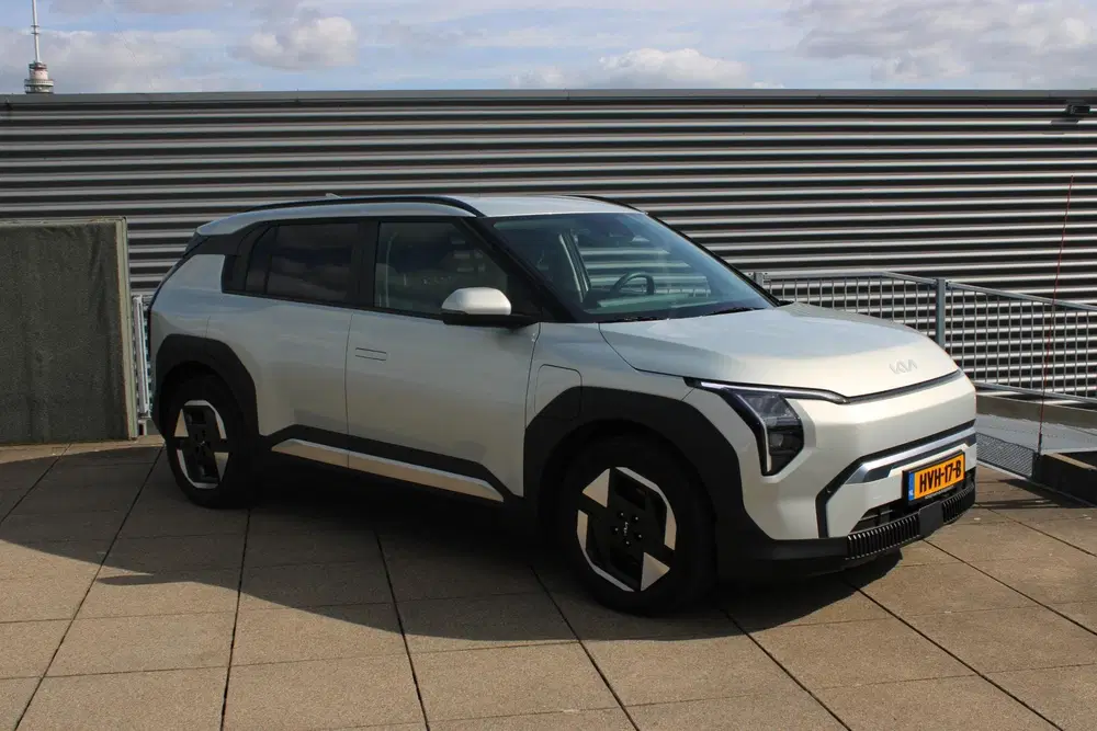 Kia EV3 Plus 81.4 kWh NAVIGATIE uit 2025, foto 2