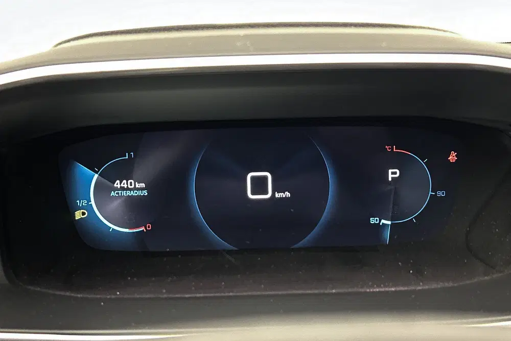 Peugeot 2008 1.2 PureTech 130 Allur uit 2023, foto 4